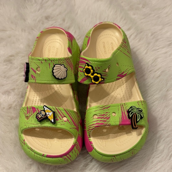 CROCS Shoes - CROCS Classic Spring Break Crush Platform Size W8/M6 pre- owned.